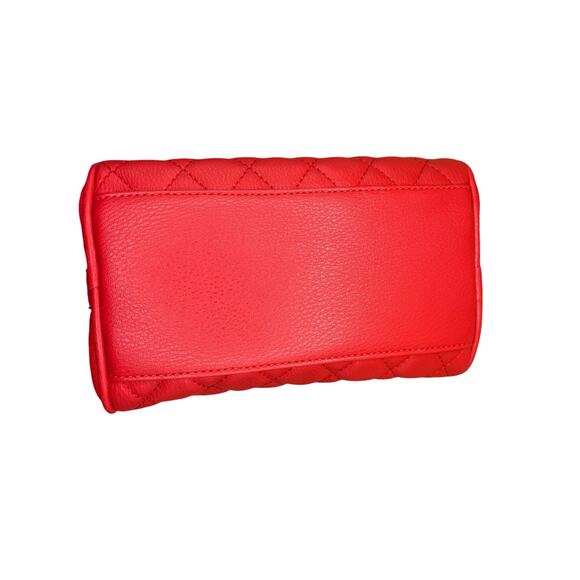 Red Quilted Vegan Leather Mini Bag with Makeup Bag and Shoulder Strap NWOT - Picture 4 of 6